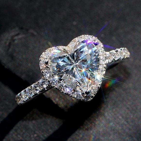 Jewelry - NEW SILVER DIAMOND HALO HEART RING